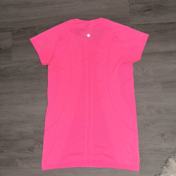 zing pink light swiftly tech tee - Picture 3 of 3